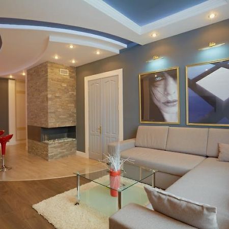 Apartments On Prospekt Svobody 24 Лвив Екстериор снимка
